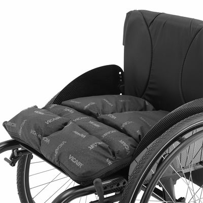 Adjuster-O2-on-wheelchair